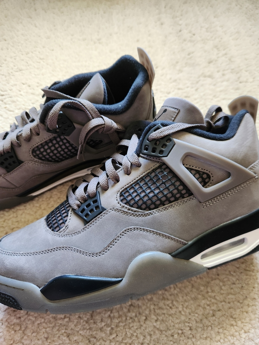 Deadstock Jordan Retro 4 Cavestone Size 10.5